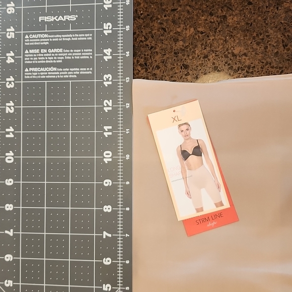 NWT STRM Line Shape bermuda high waist long shaper Nude XL. Syle 561006T - Picture 3 of 9